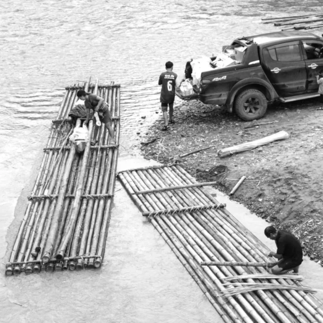 Floating Through History
From Ban Po Khao Lam, I crossed the Mae Tan River – not on a bridge, but on a traditional bamboo raft. For over an hour, I drifted along the gentle current, surrounded by jungle sounds and the calm rhythm of the river.
These rafts were once an essential way to transport goods and people – and in some places, they’re still in use today. 
Heading toward Chiang Mai, this journey reminded me how much beauty there is in slowing down.

#MaeTanRiver #BanPoKhaoLam #BambooRafting #ChiangMaiJourney #SlowTravel #ThailandAdventure 
 #youngnaturephotographers #onthetopoftheworld #adventure #ig_world_photo #sonyalpha #photography  #wanderlust #outdoor #instapic #instalike  #toptags #theoutdoorfolk #nature_lovers #nature_brilliance #amazing #ig_world_colors #igs_world #awesome_photographers #theworldshotz #beautifuldestinations #allaroundtheworld #mytravel